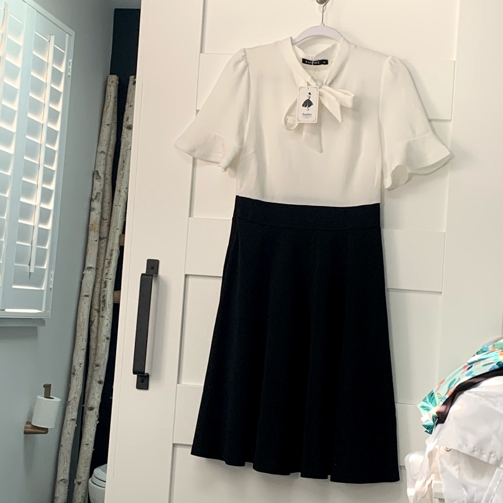 Wome’s medium blk/wht dress